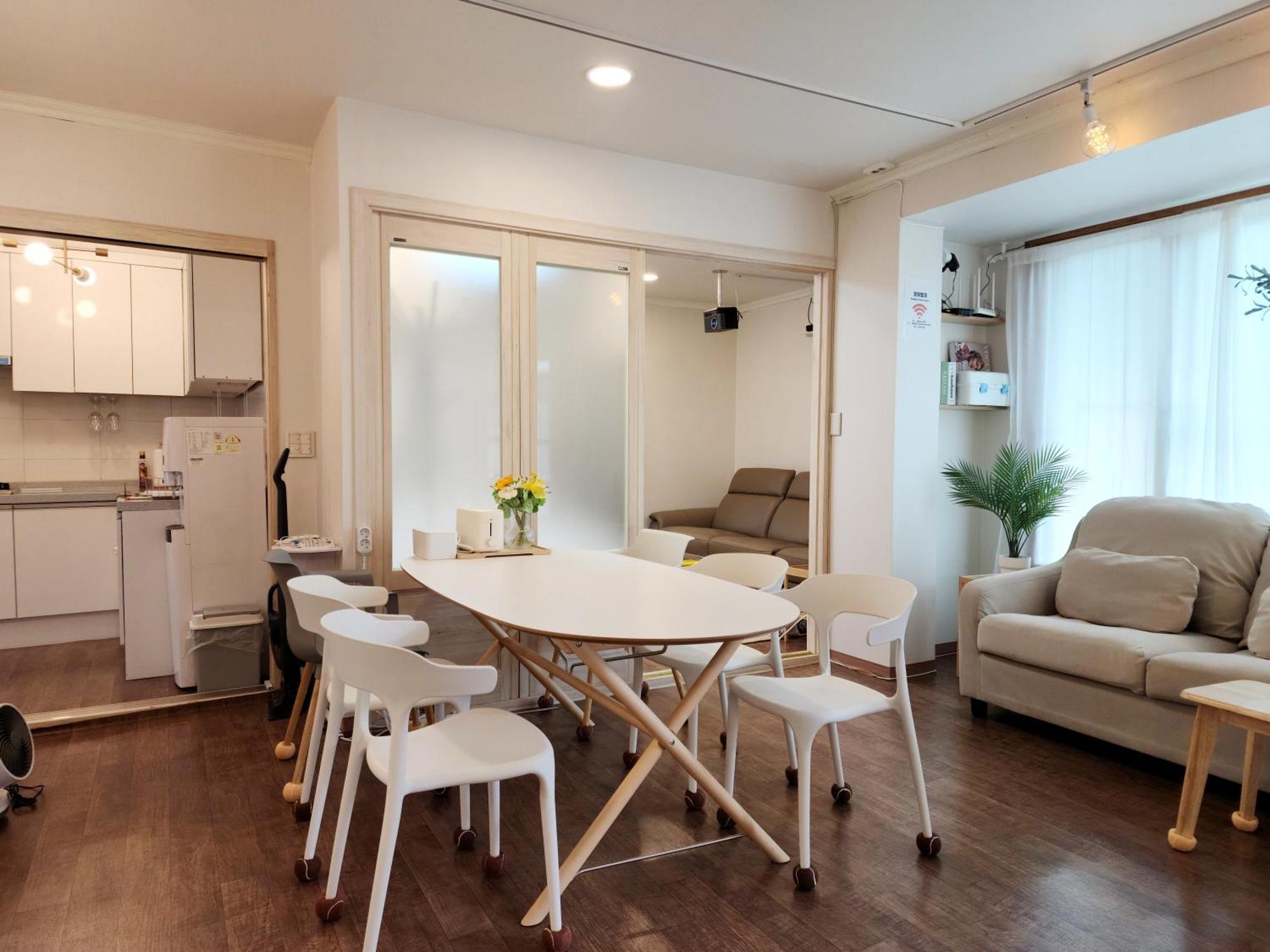 Lucy Apartment *