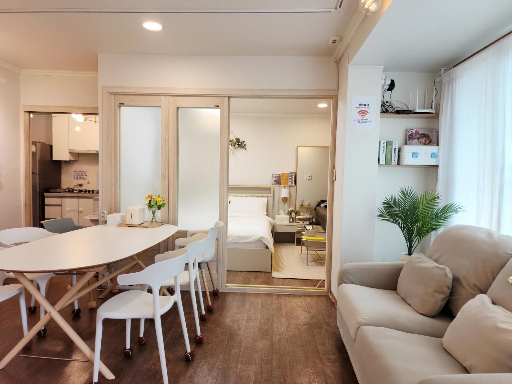 Lucy Apartment *